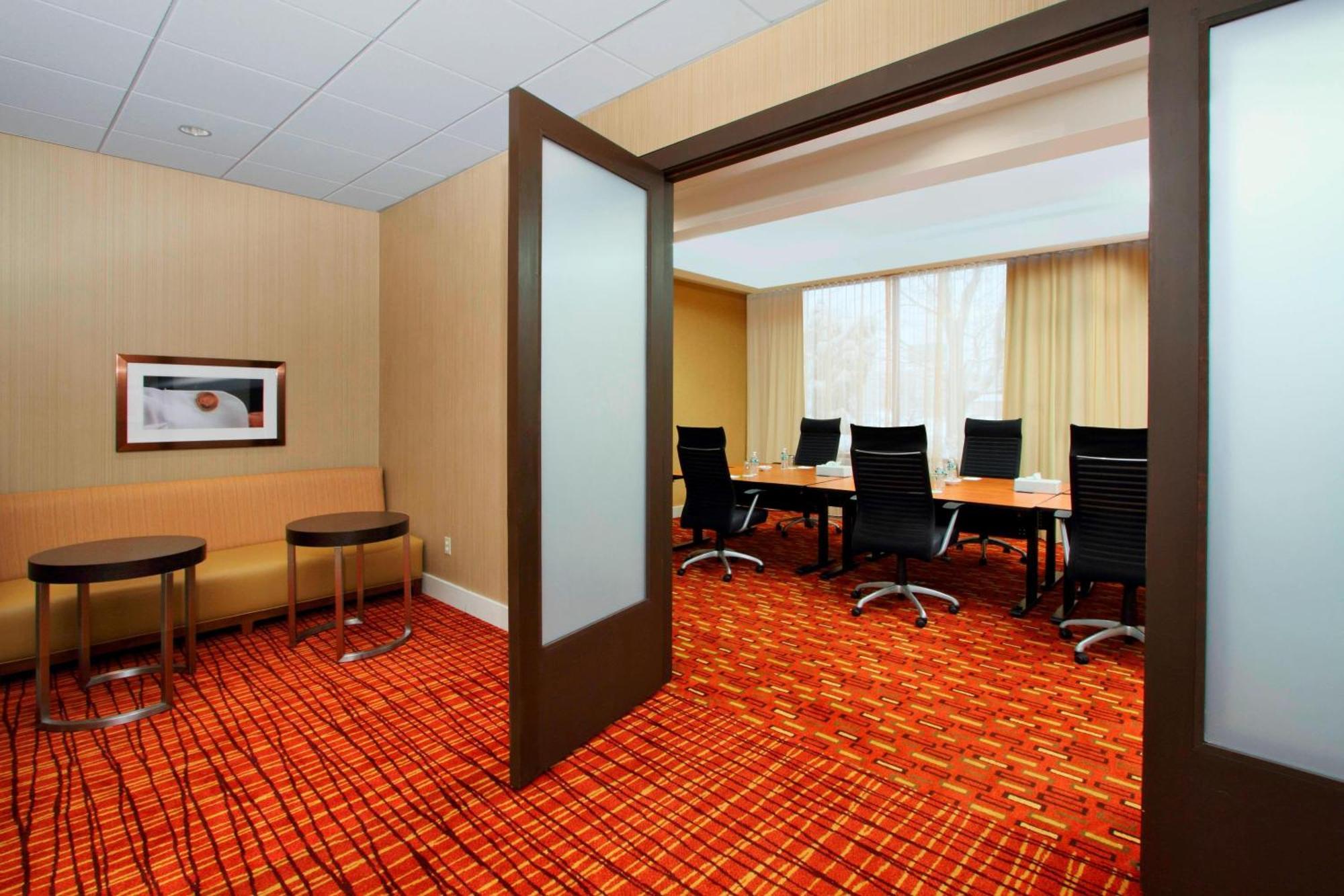 Courtyard By Marriott Lyndhurst/Meadowlands Экстерьер фото